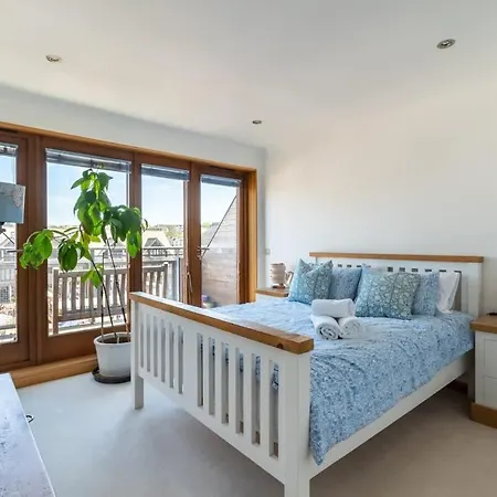Halyard Sound Holiday home