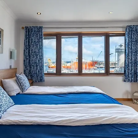 Holiday home Halyard Sound